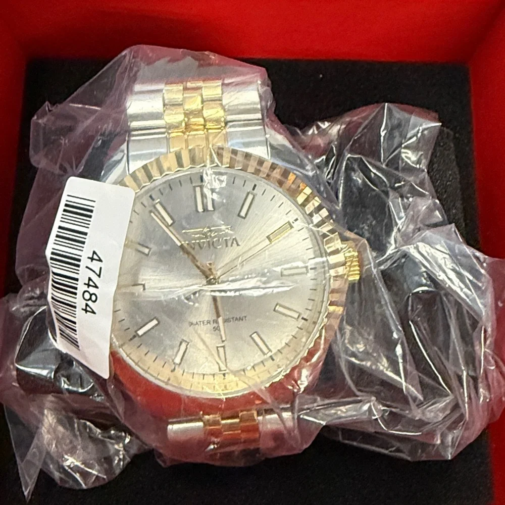 New Invicta Men’s Specialty Quartz Silver Dial Watch, Model 47484